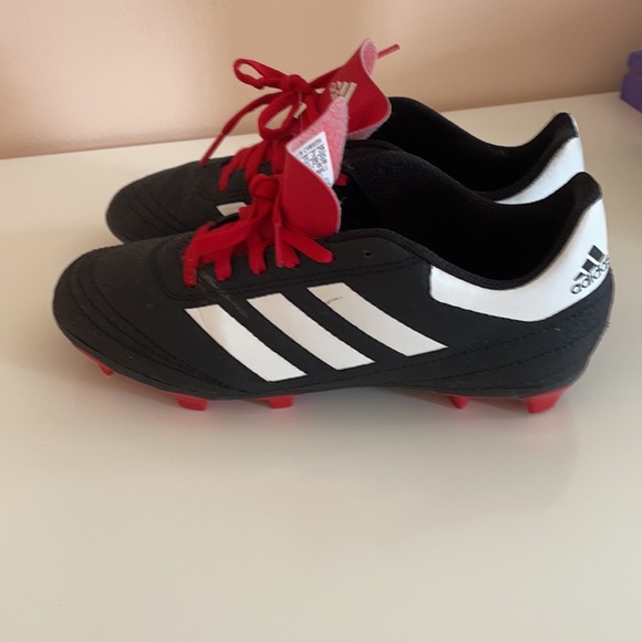 Adidas boys cleats - Picture 6 of 7